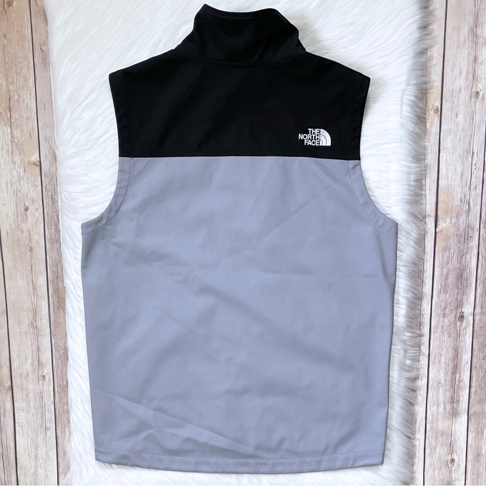 The North Face Men’s Castle Rock Soft Shell Vest - Picture 5 of 8